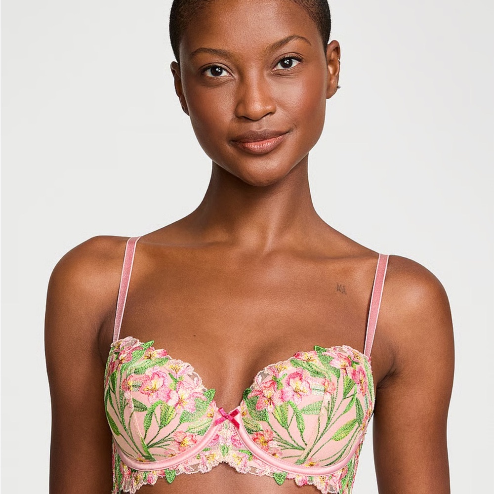 Victorias Secret Lace Bra Set NWOT